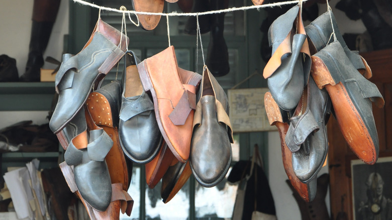 Colonial Williamsburg shoemaking shop