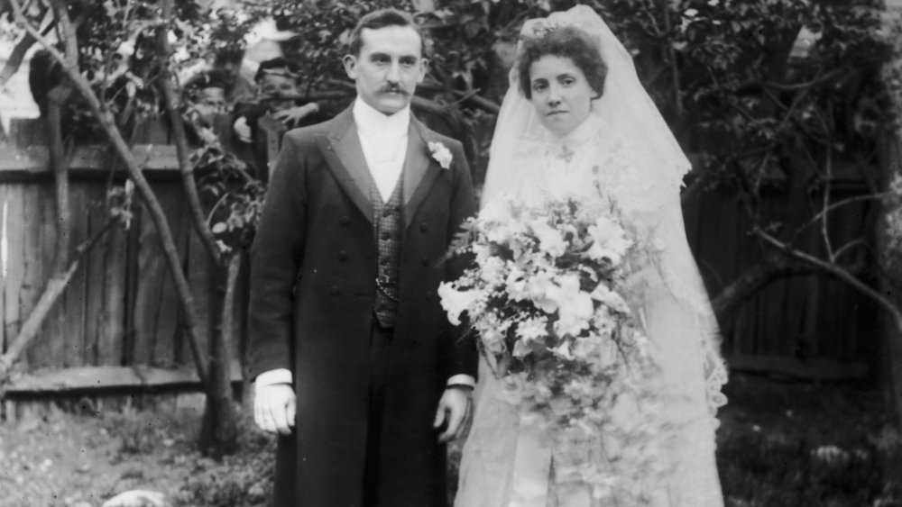 1890s wedding couple