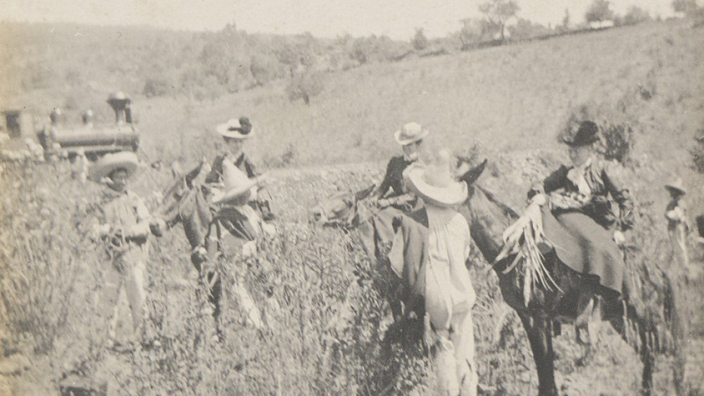 Women on horseback in the North American Southwest, 1902