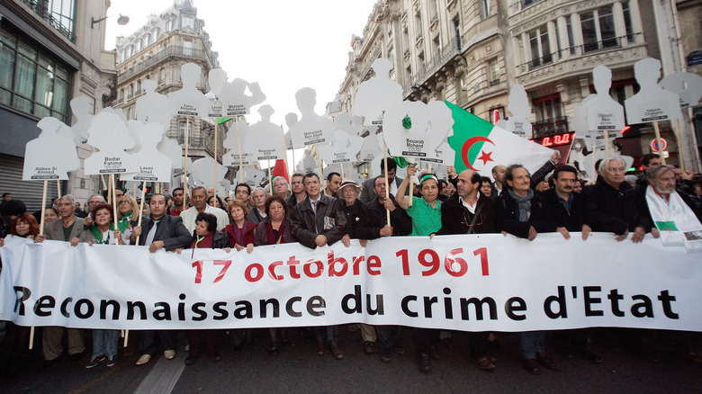 Demonstrators recognizing the Massacre