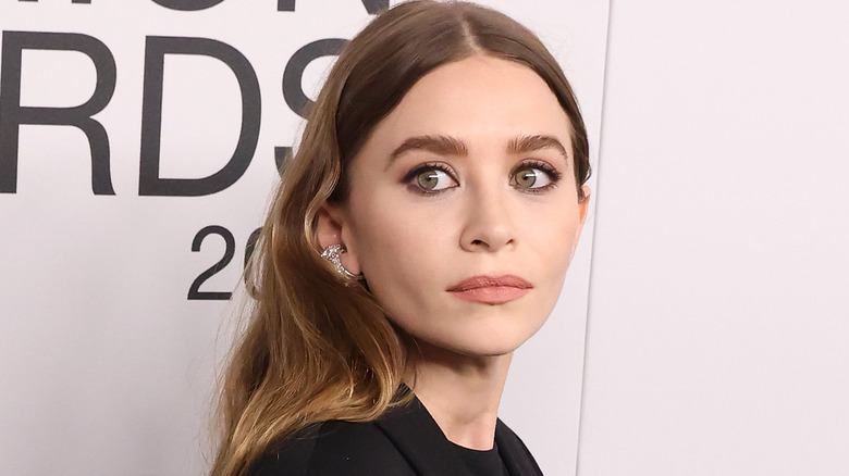 ashley olsen looking off