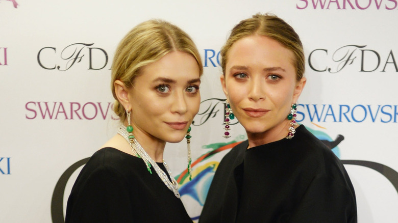 olsen twins at the row event