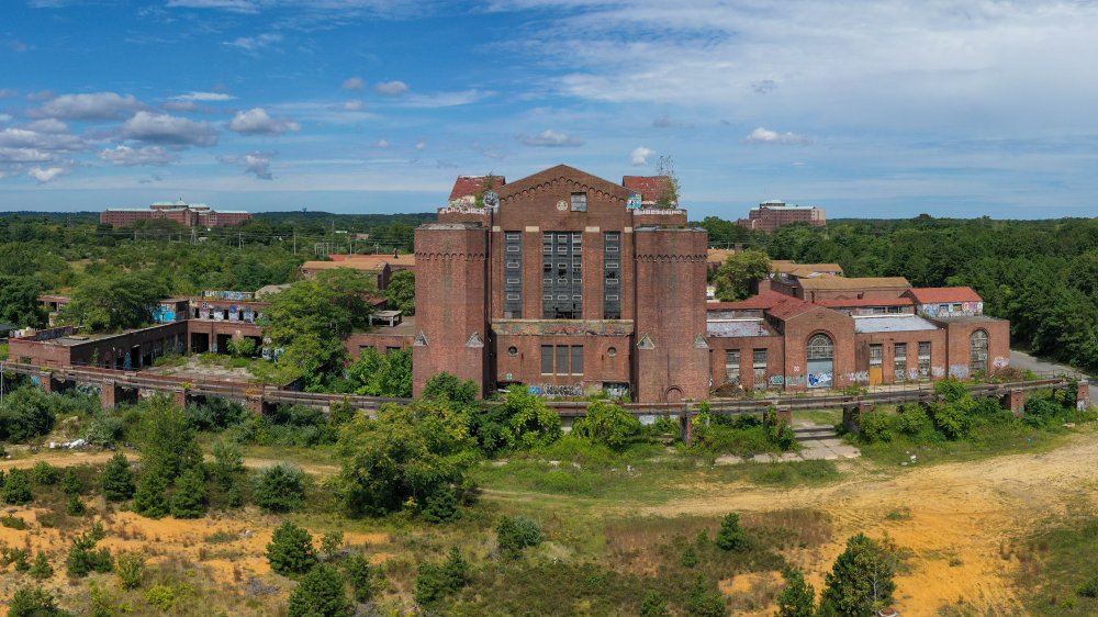 Abandoned portion of Pilgrim State Psychiatric Center