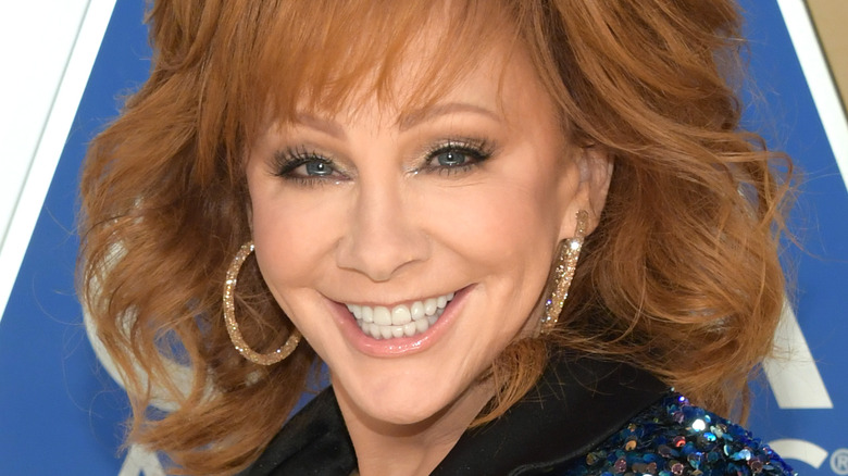 reba mcentire at an event
