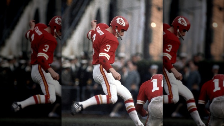 Jan Stenerud kicks field goal