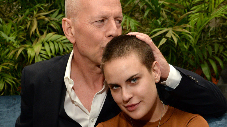Bruce Willis kisses Tallulah