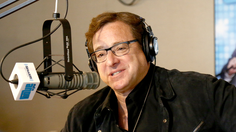 Bob Saget in radio studio