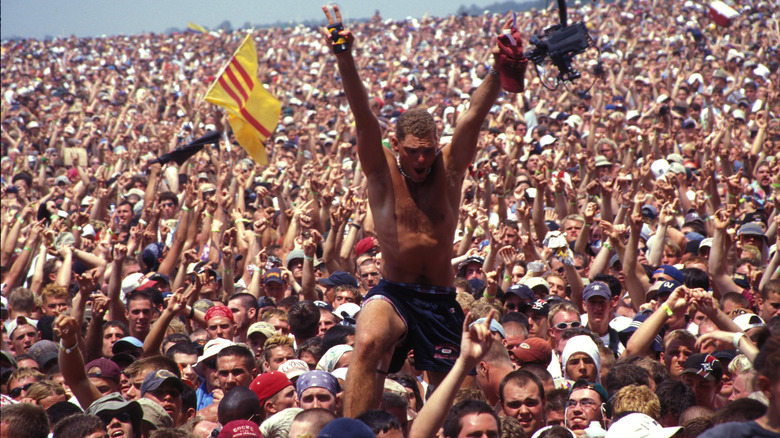 Crowd at Woodstock '99