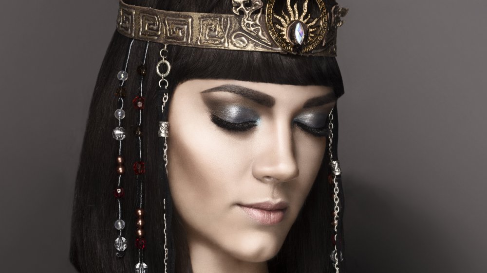 Eye makeup