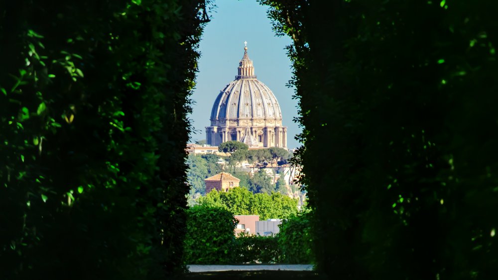 The view through the Aventine Keyhole