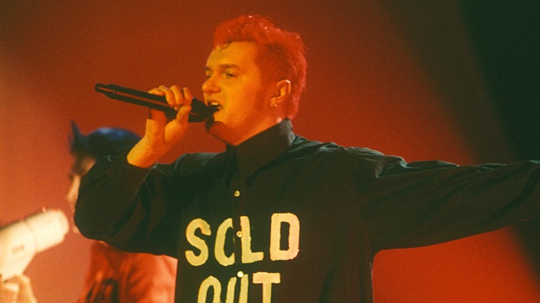 Chumbawamba performing at 1998 BRIT Awards