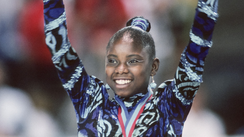 Surya Bonaly raising arms up