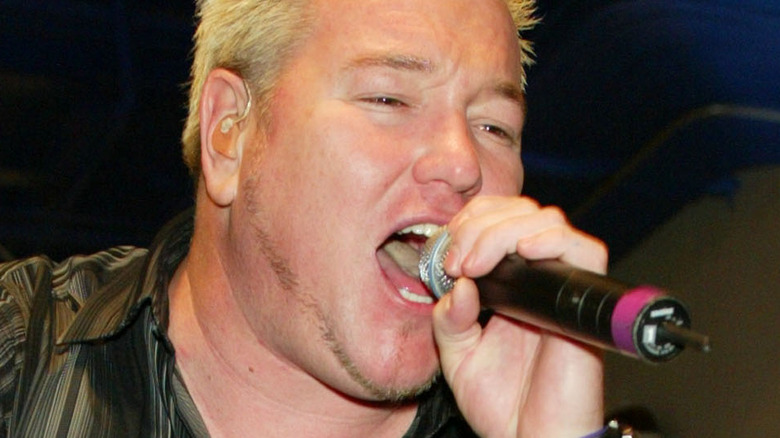 Blond Steve Harwell singing