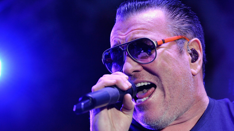 Steve Harwell singing on stage