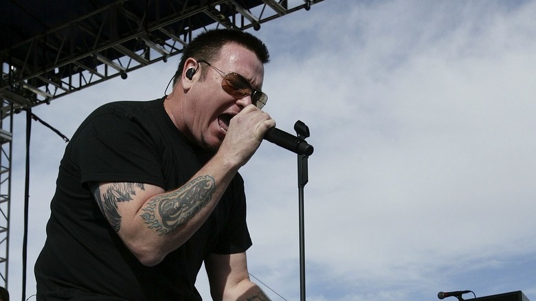 Steve Harwell singing on stage