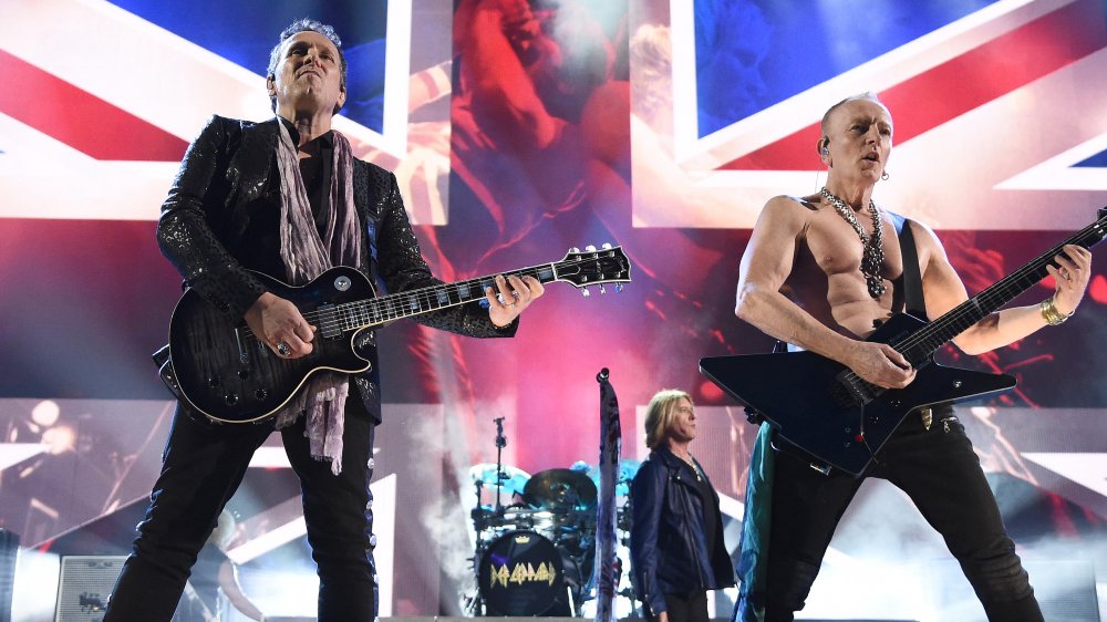 Def Leppard on stage
