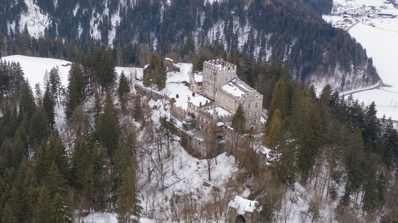 Castle Itter covered in snow