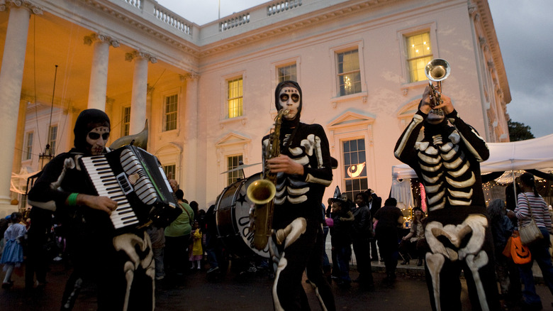 Halloween performers at the white house