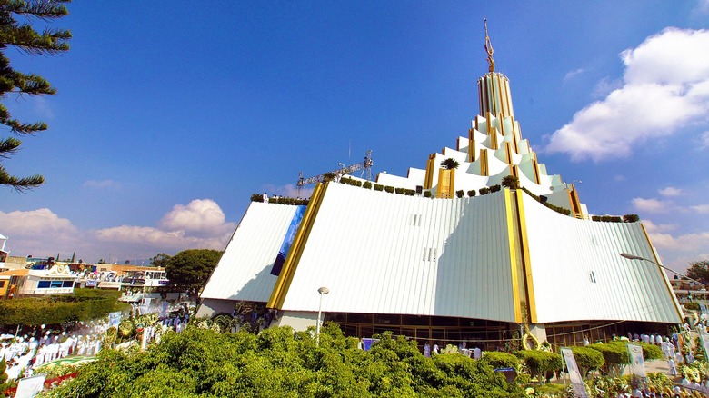  La Luz de Mundo church under blue sky