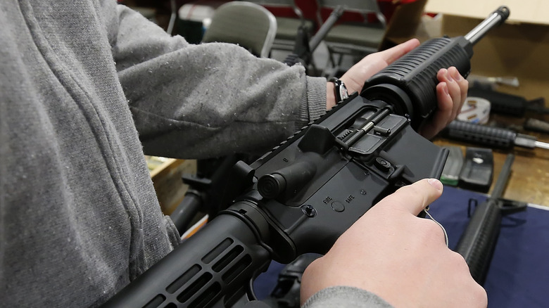 semi-automatic rifle