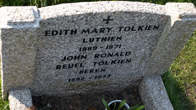J.R.R. Tolkien:'s tombstone