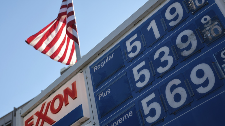 Prices at a gas station 