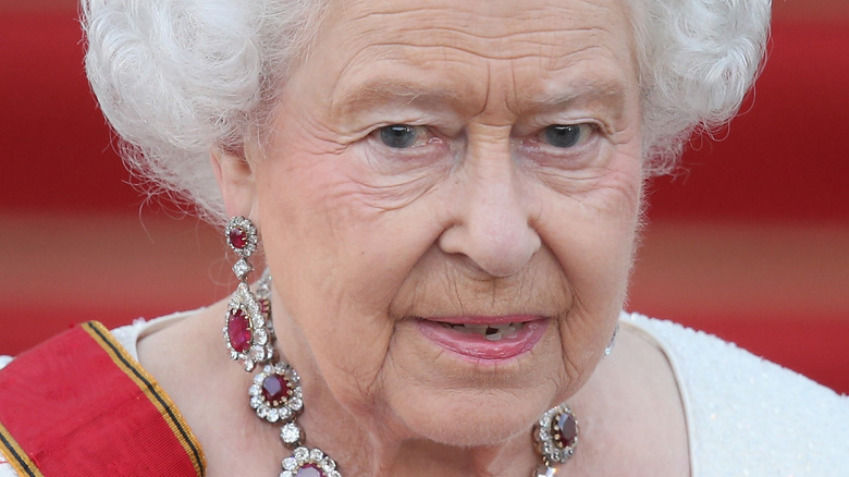 Queen Elizabeth II arriving for state banquet