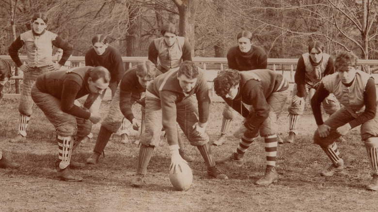 Old-timey football team 