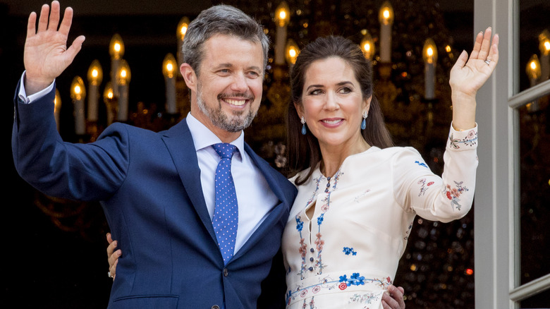 Frederik and Mary wave