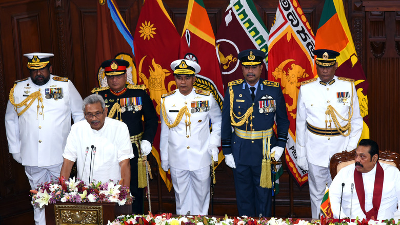Gotabaya (left) and Mahinda (right) Rajapaksa