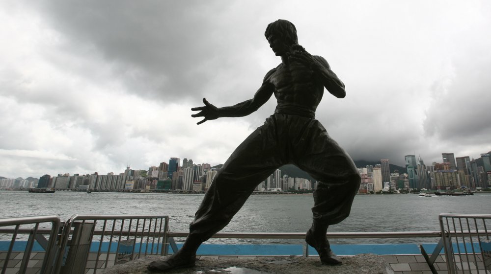 bruce lee statue hong kong