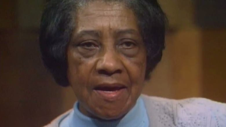 Elizabeth Cotten performing