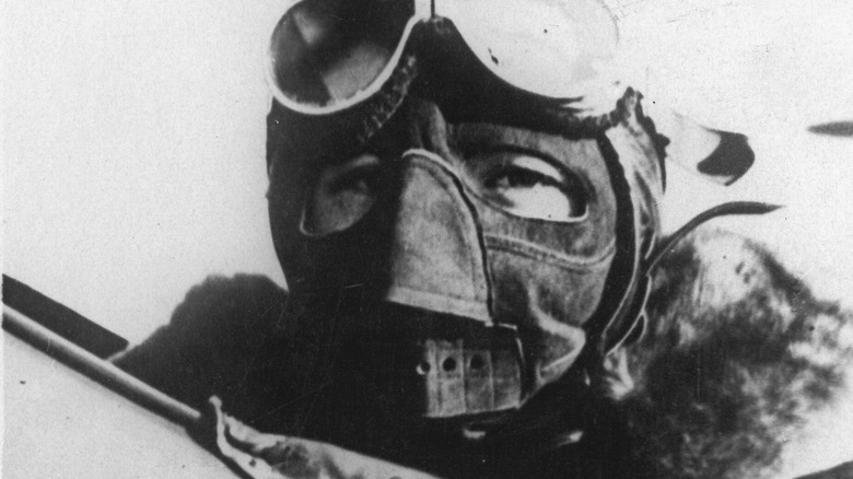 Elinor Smith in flight mask