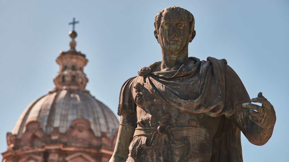 statue of Julius Caesar