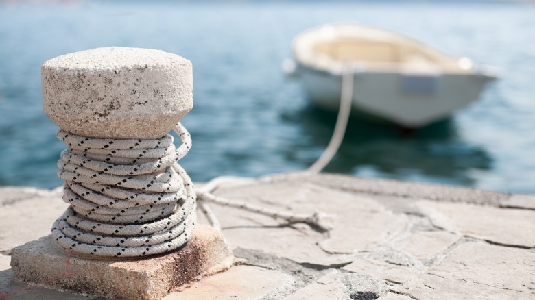 Rope and boat 