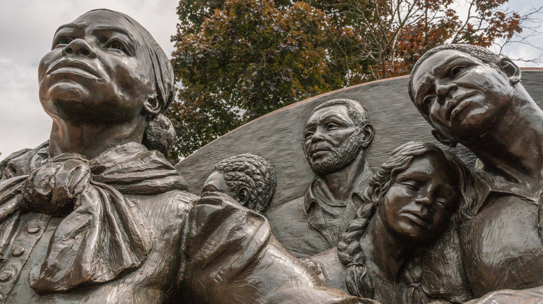 Statue impression of harriet tubman