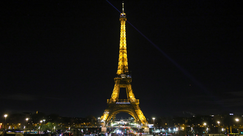 Eiffel tower at night