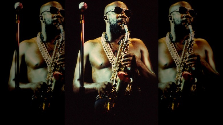 Isaac Hayes performing