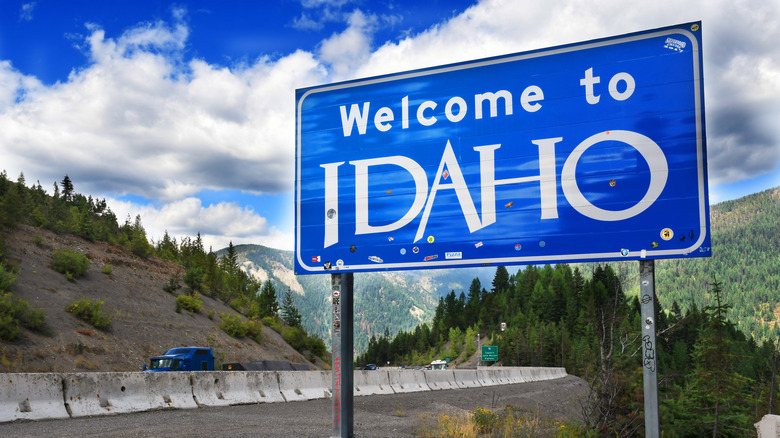 welcome to idaho sign