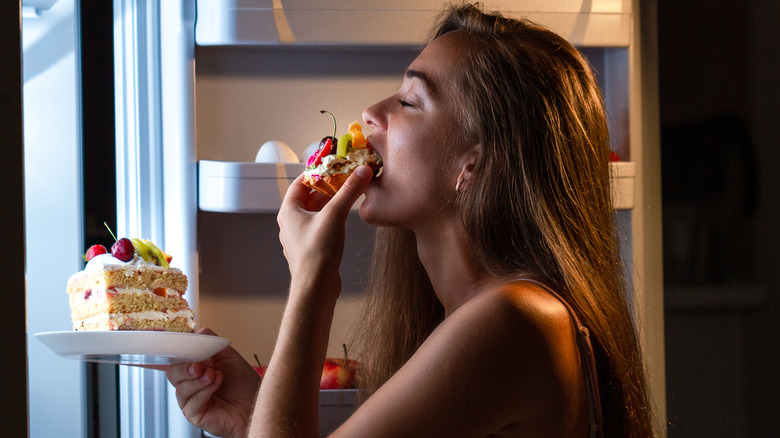 Eating after dark
