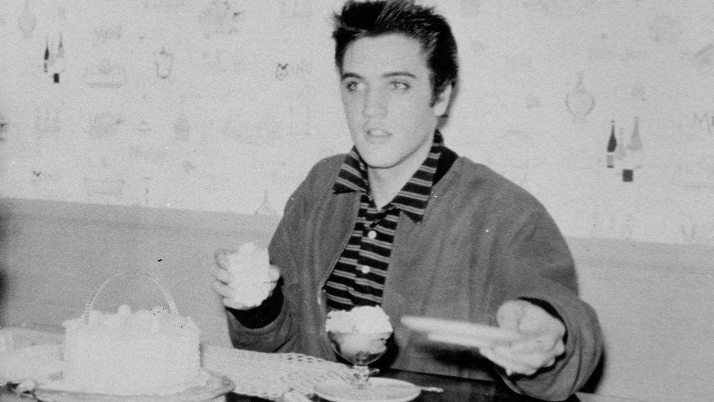 Let Elvis eat cake