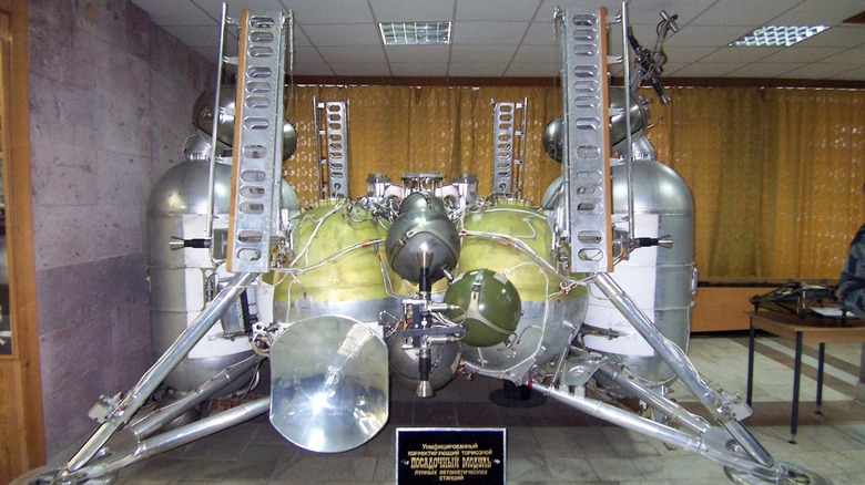 Soviat lunar lander on display