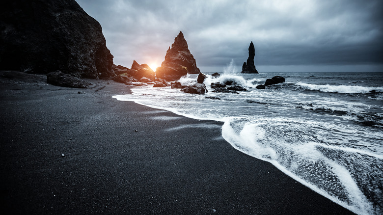 Icelandic beach Reynisfjara 