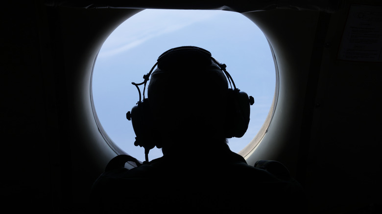 pilot looking for subs