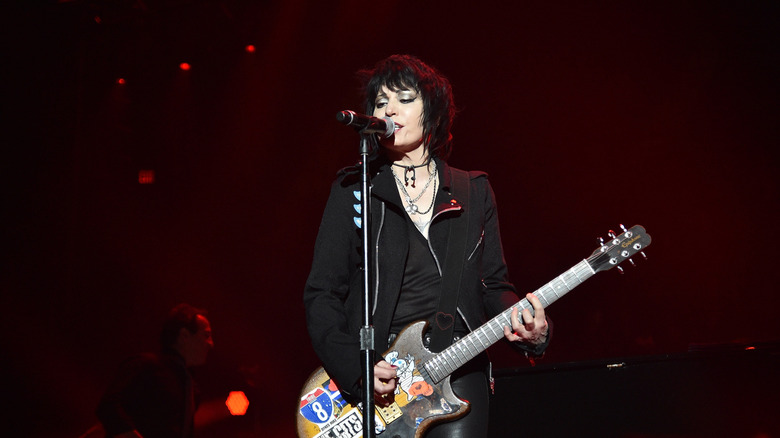 Joan Jett performing