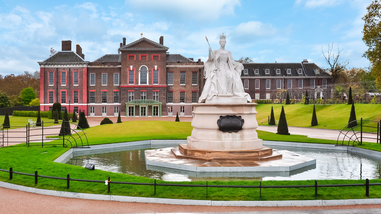 Kensington Palace and grounds