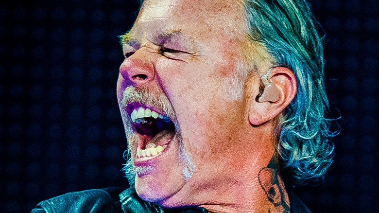 James Hetfield singing