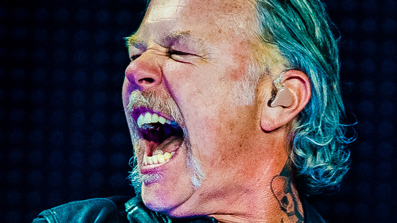 James Hetfield singing