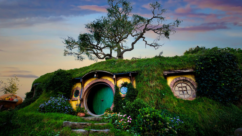Hobbit hole in Hobbiton, New Zealand