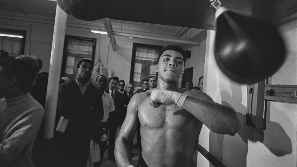 Ali trains with speed bag